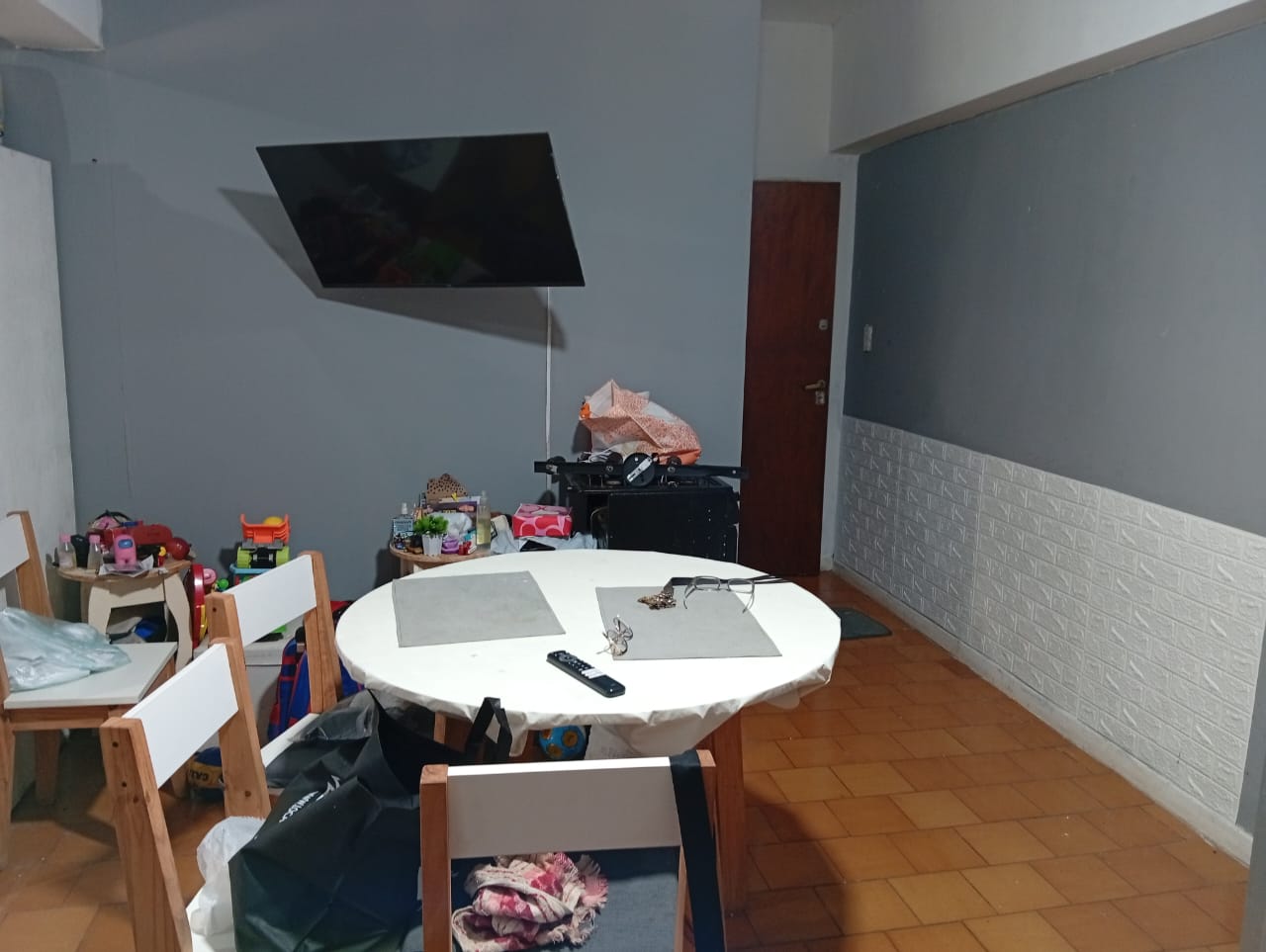 Monoambiente amplio a 3 cuadras de la estaciòn Padua